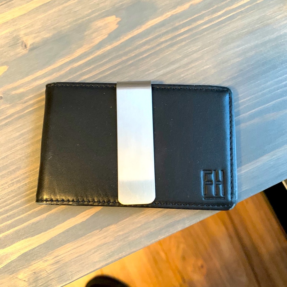 Men’s minimalist money clip